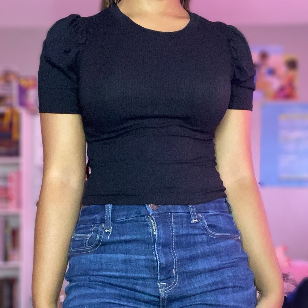 Black puff shoulder baby tee cropped T-shirt